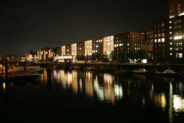 Die Hamburger Speicherstadt bei Nacht