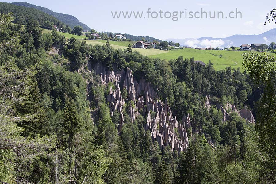 Schliessen von Erdpyramiden_Lengmoos.jpg