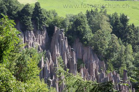 Klick für Originalgröße :Erdpyramiden_Lengmoos2.jpg